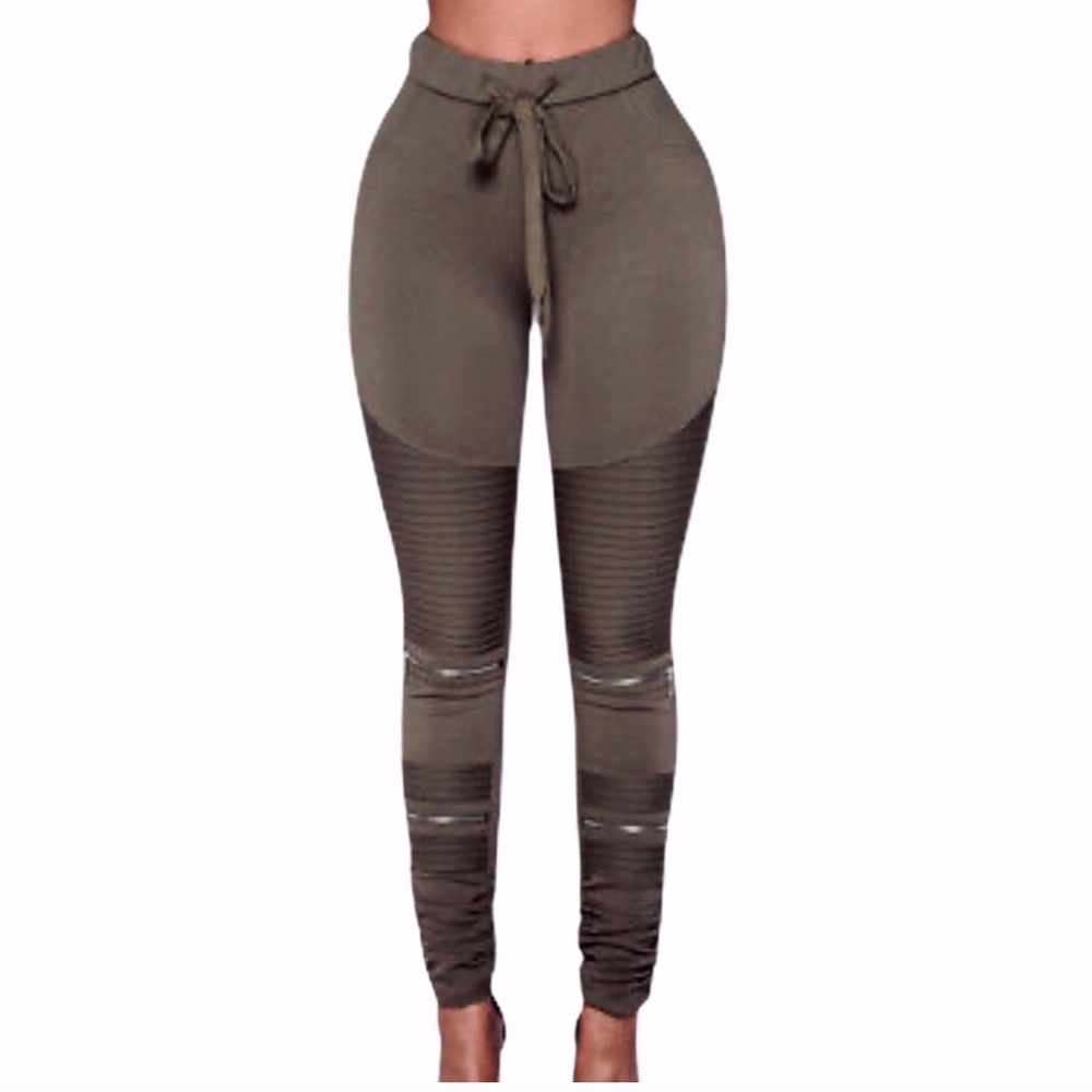 NWOT Fashion Nova Moto It Over Zipper Legging